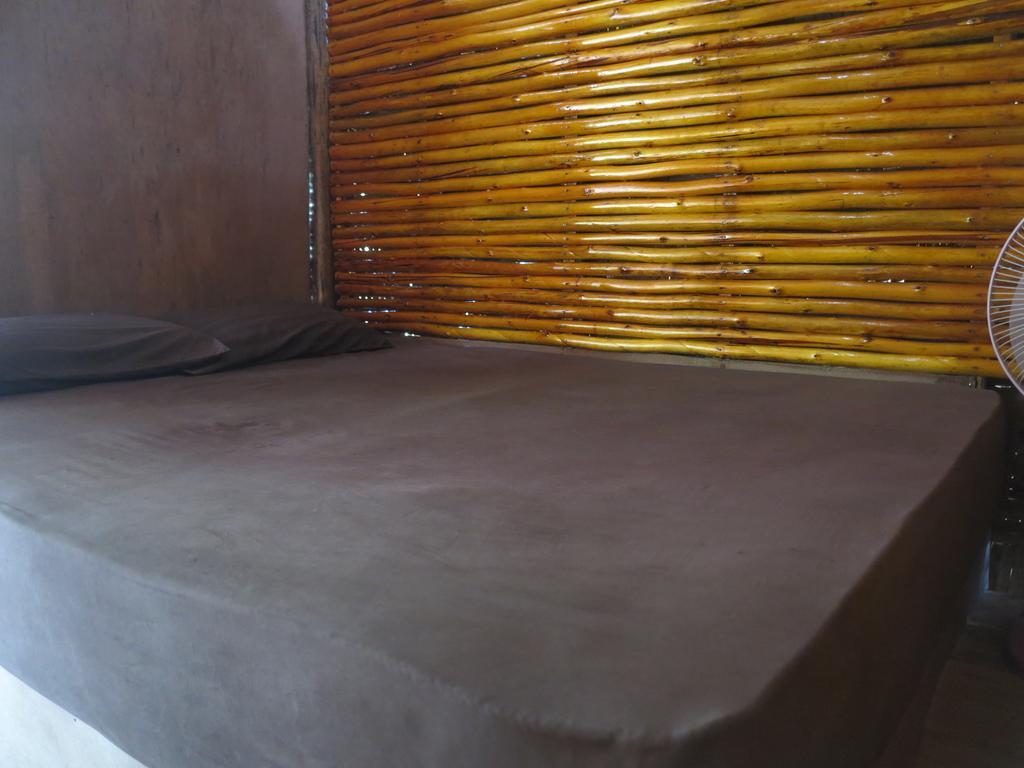Easy Huts Hotel Koh Lanta Bagian luar foto