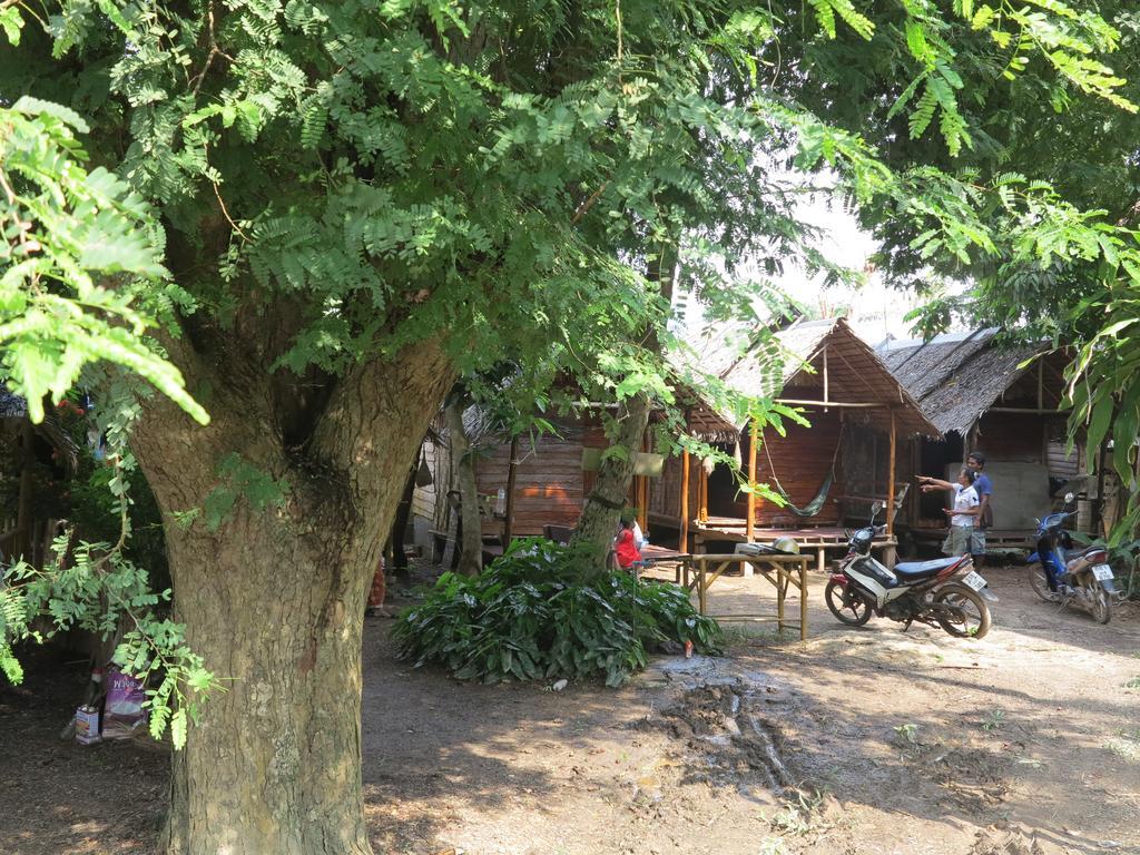 Easy Huts Hotel Koh Lanta Bagian luar foto