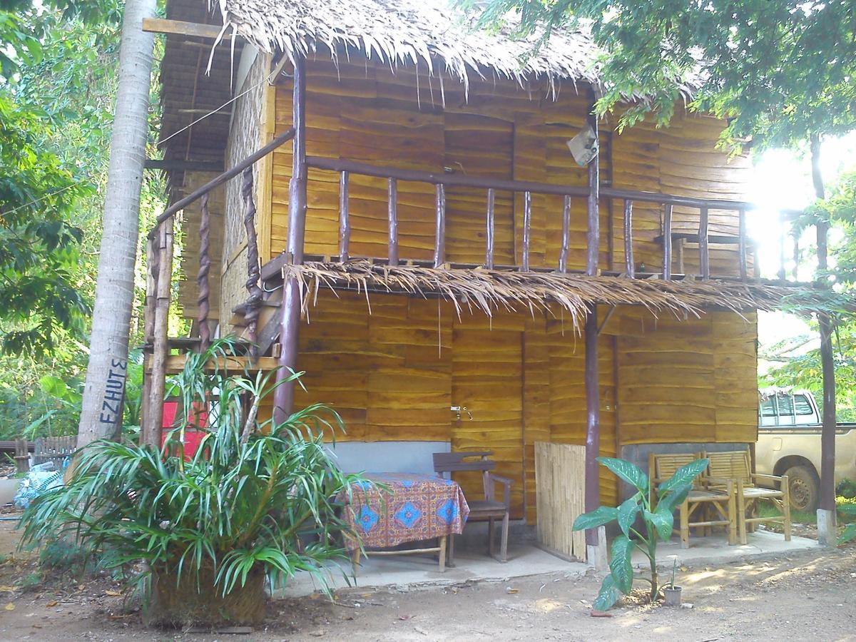 Easy Huts Hotel Koh Lanta Bagian luar foto