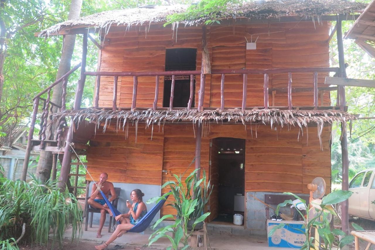 Easy Huts Hotel Koh Lanta Bagian luar foto