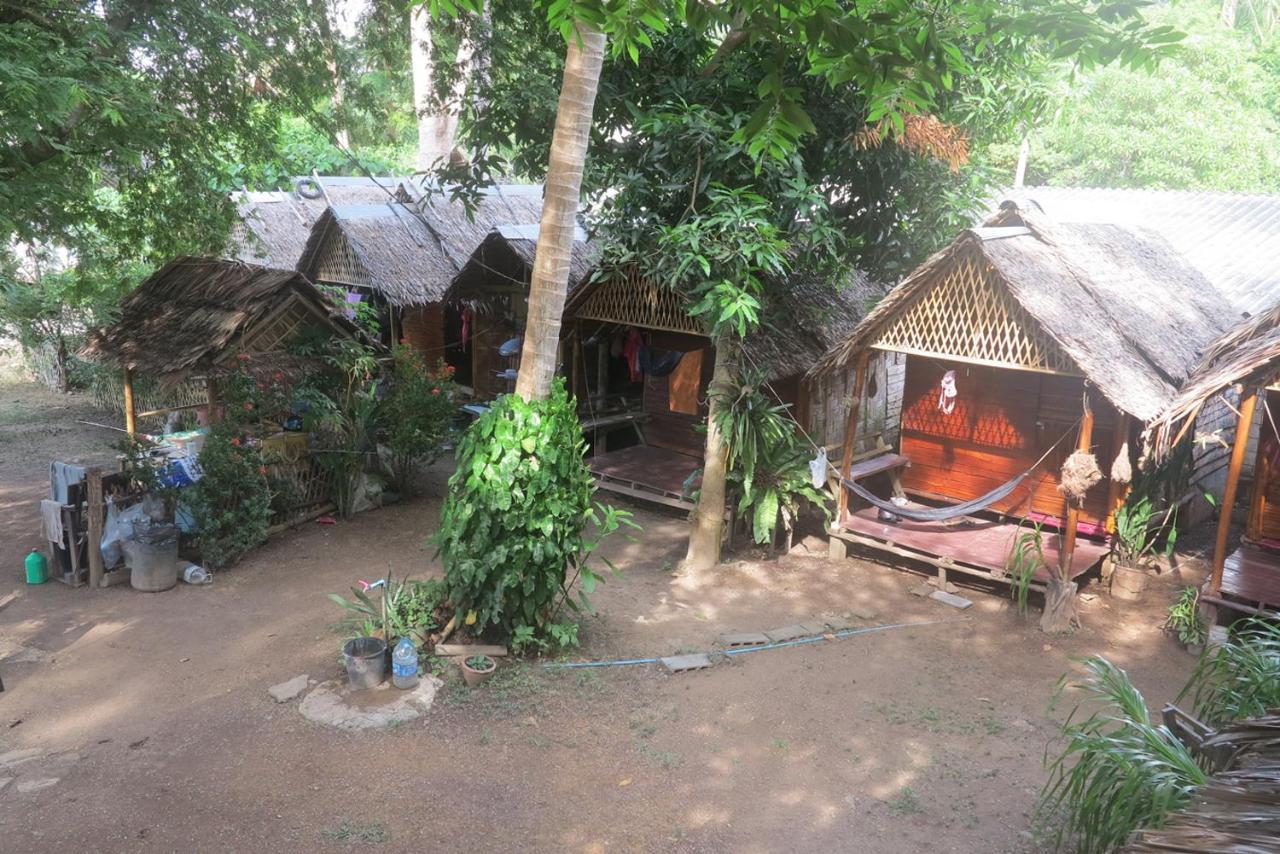 Easy Huts Hotel Koh Lanta Bagian luar foto