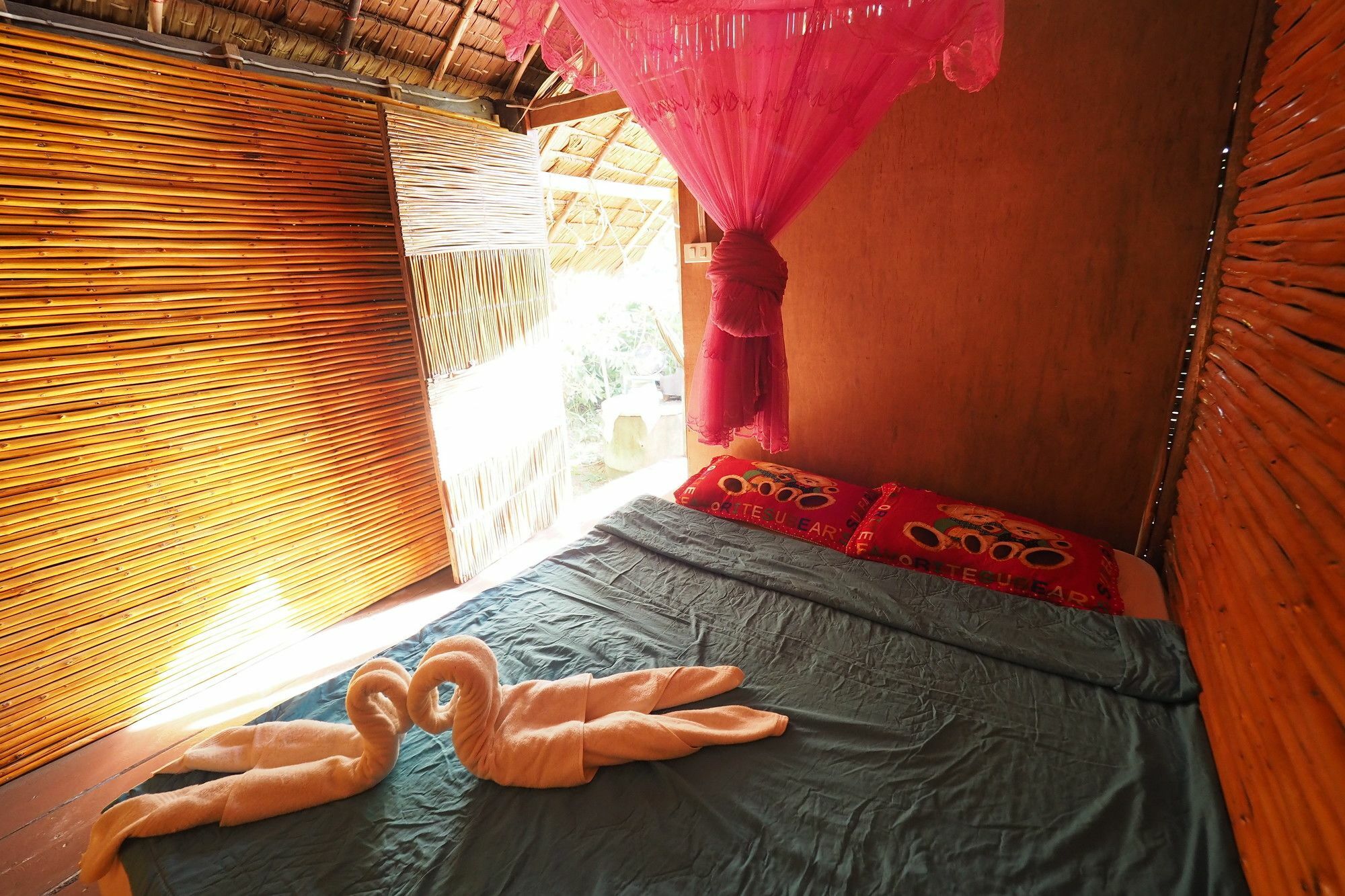 Easy Huts Hotel Koh Lanta Bagian luar foto
